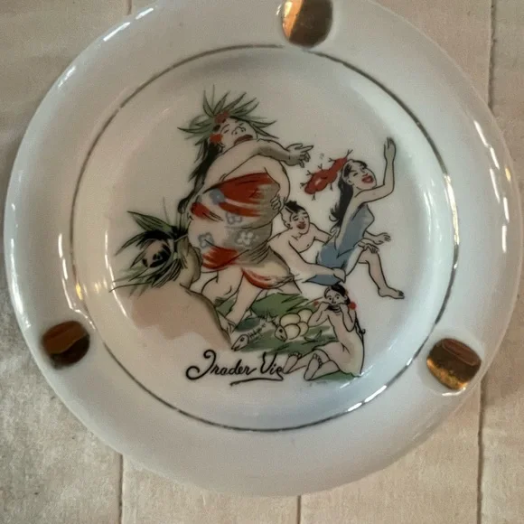 Vintage Trader Vic’s Tiki Bar Ceramic Ashtray with Polynesian Dancers - Picture 1 of 6